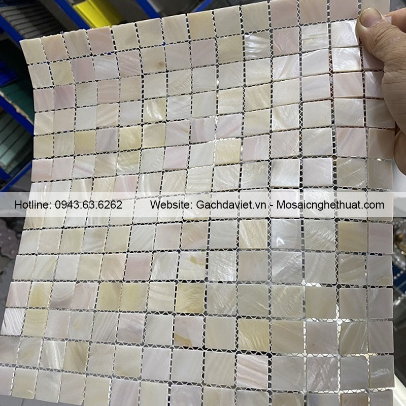 Gạch mosaic xà cừ màu hồng vàng VMSXCV-006