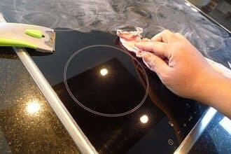 Thợ giỏi gọi là có hỗ trợ vệ sinh bếp từ sạch sẽ