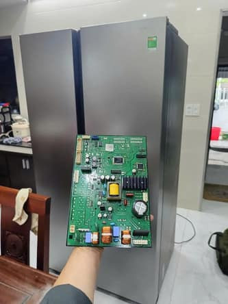 Tủ lạnh hitachi side by side hỏng mạch nên không lạnh